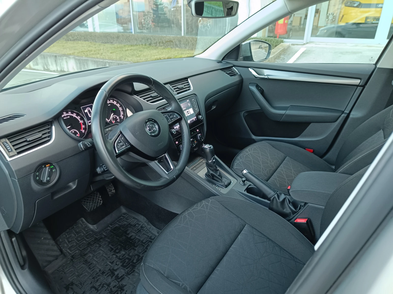 Skoda Octavia 2.0 TDI | 4x4 | DSG | Mobile.bg � ����������� 8