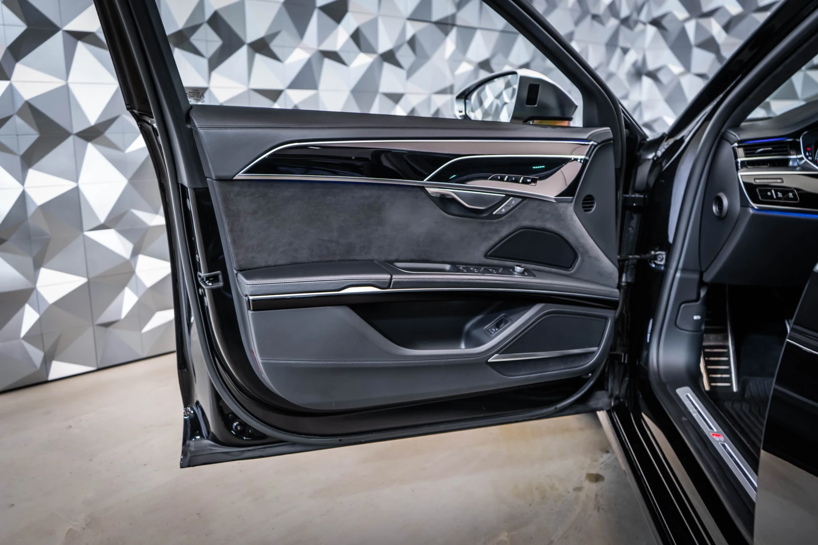 Audi S8 quattro* B&O* 360* TV - изображение 7