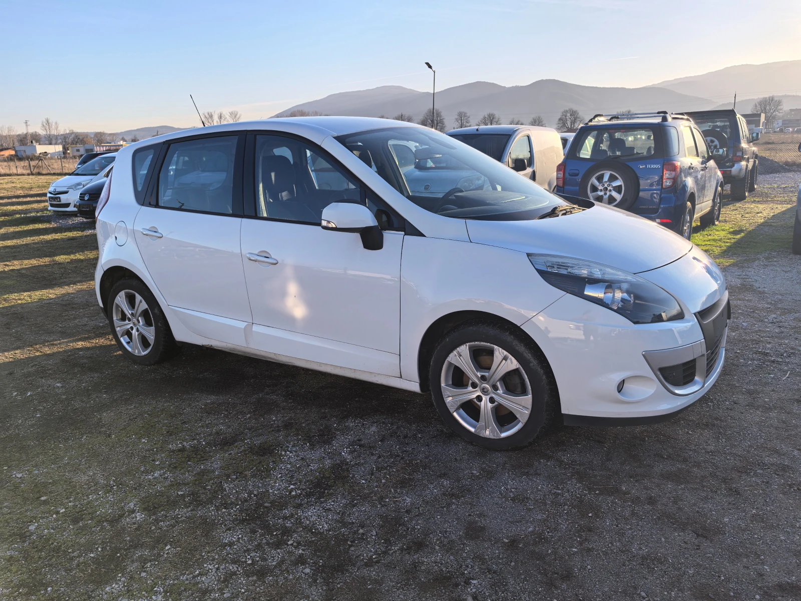 Renault Scenic 1.5 dci - изображение 3