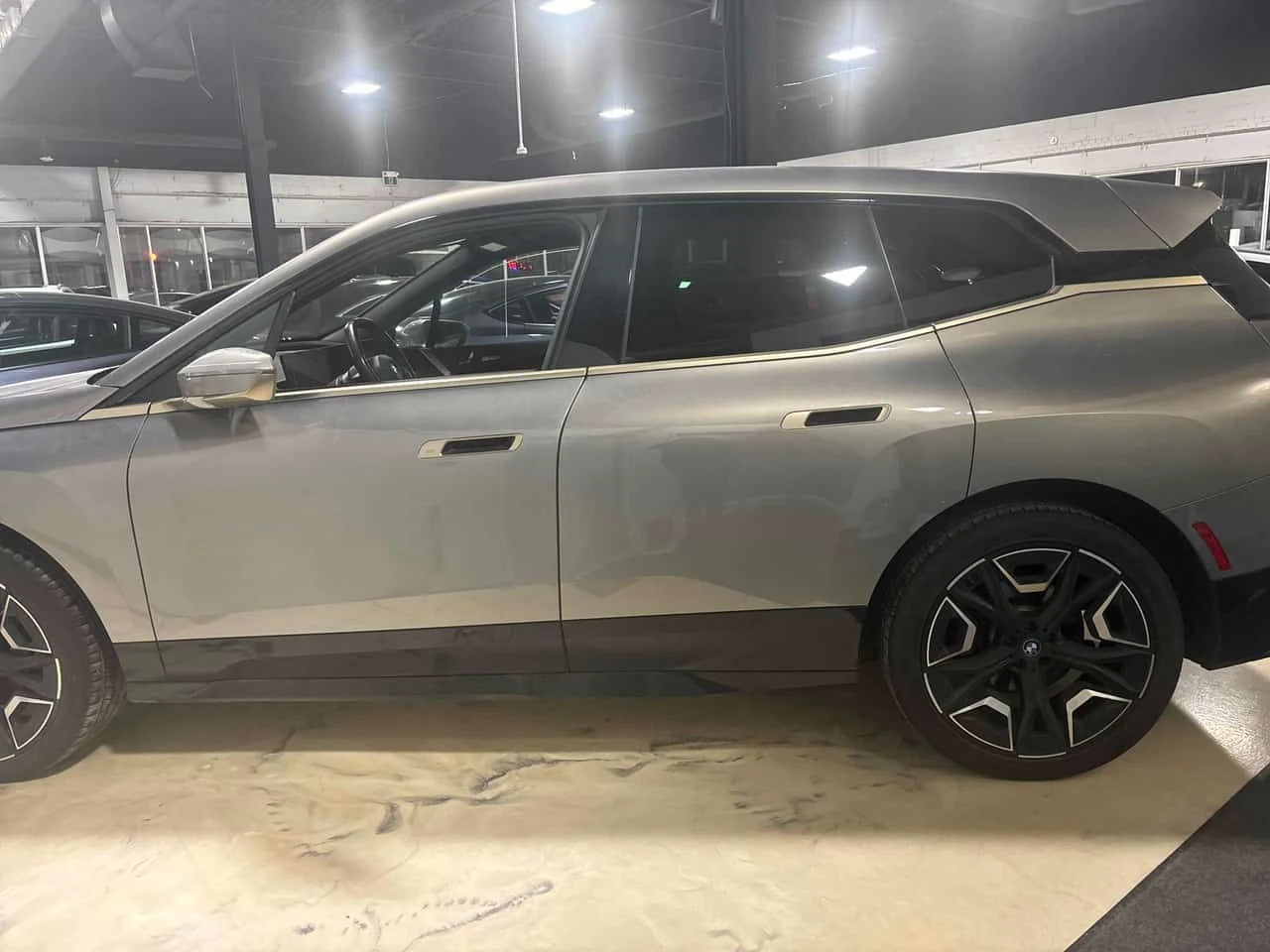 BMW iX * xDrive40 * HARMAN KARDON* 360* KEYLESS*  - изображение 2