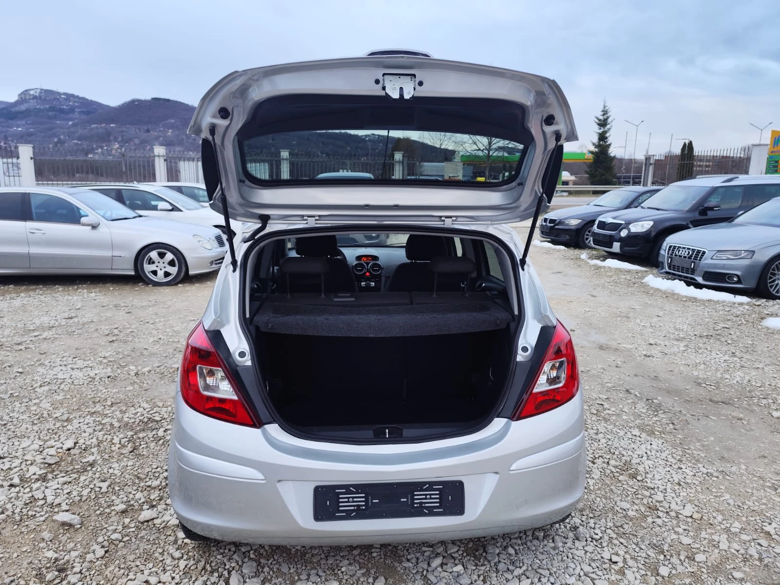 Opel Corsa 1.2 бензин Газ Италия - изображение 7