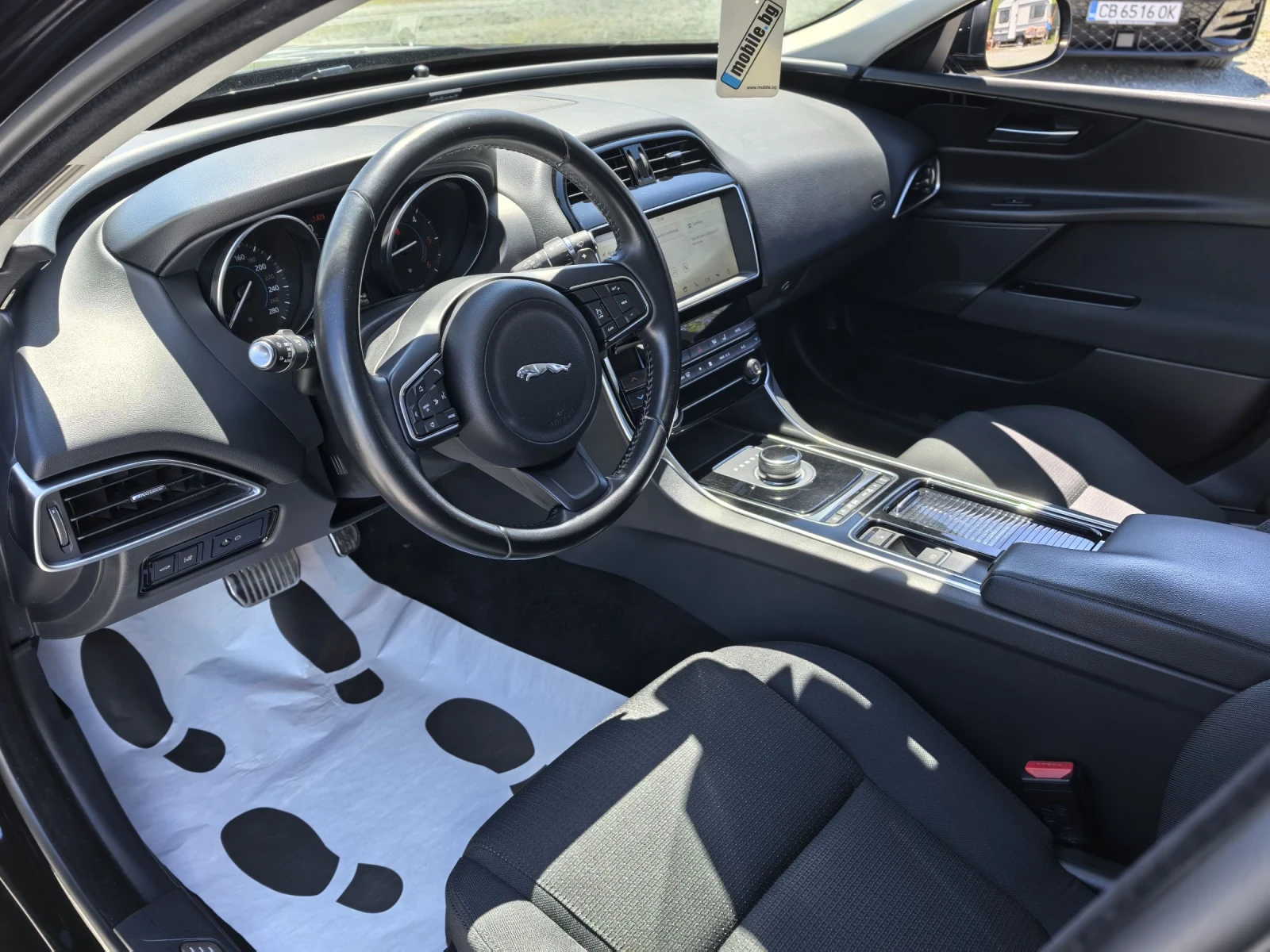 Jaguar XE 2.0d 180к.с 4х4 Facelift!!! Изключителна!!! , снимка 11 - Автомобили и джипове - 53608363