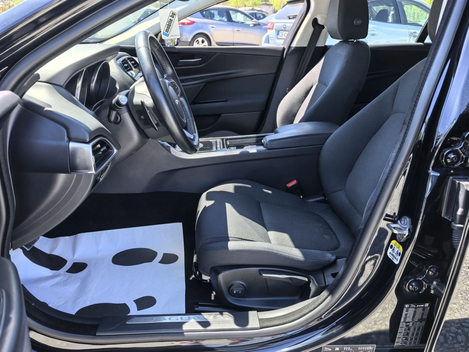 Jaguar XE 2.0d 180к.с 4х4 Facelift!!! Изключителна!!! , снимка 10 - Автомобили и джипове - 53608363