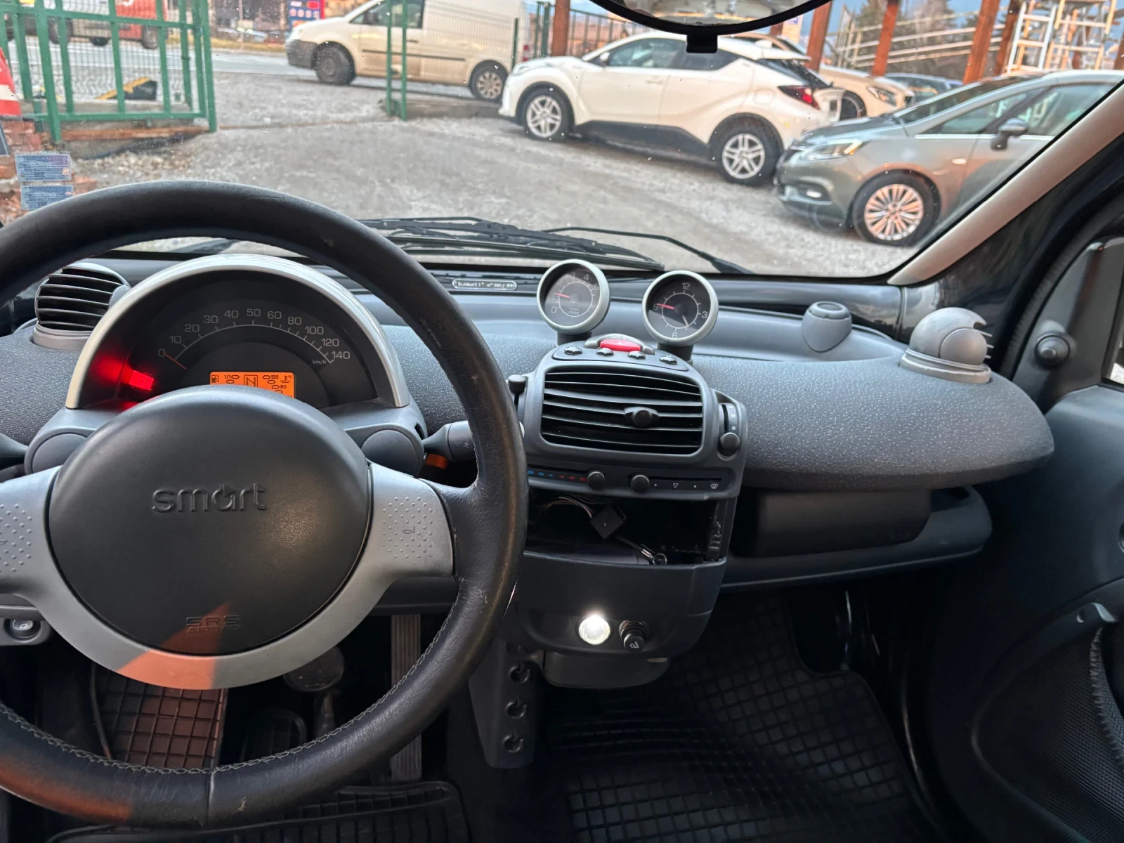 Smart Fortwo 0.6 BENZIN, снимка 10 - Автомобили и джипове - 53731888