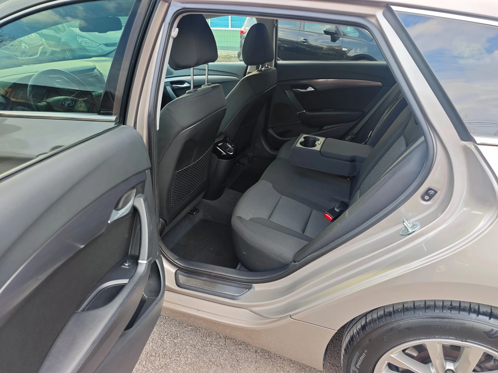 Hyundai I40 1.6i/Face/Business/CH, снимка 10 - Автомобили и джипове - 54613317