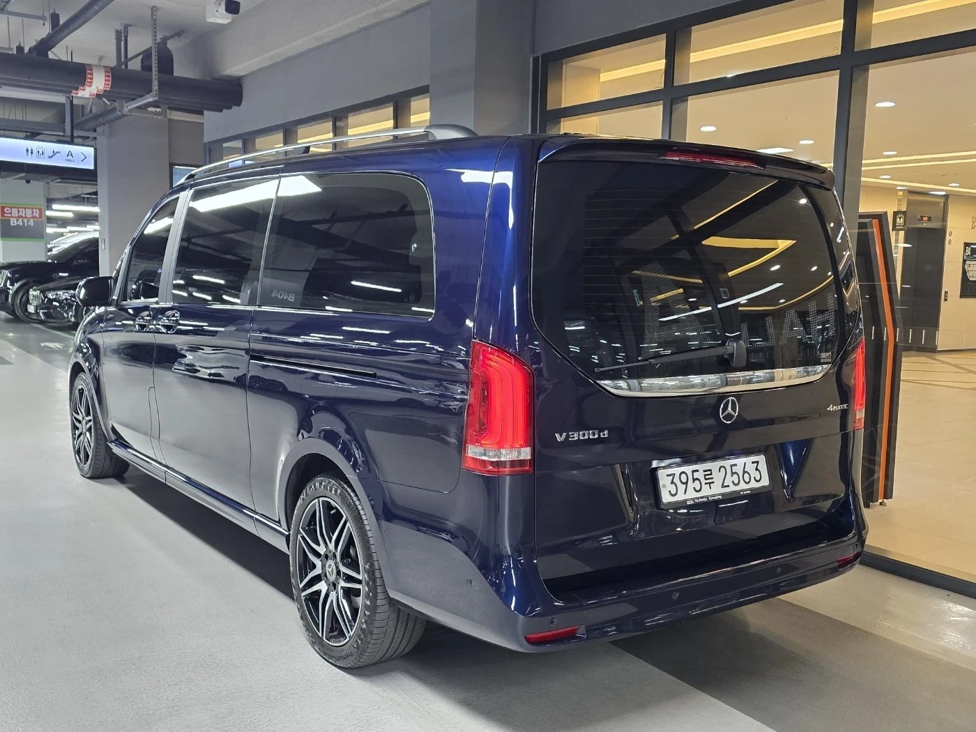 Mercedes-Benz V 300 КРАЙНА ЦЕНА, снимка 4 - Автомобили и джипове - 55328790