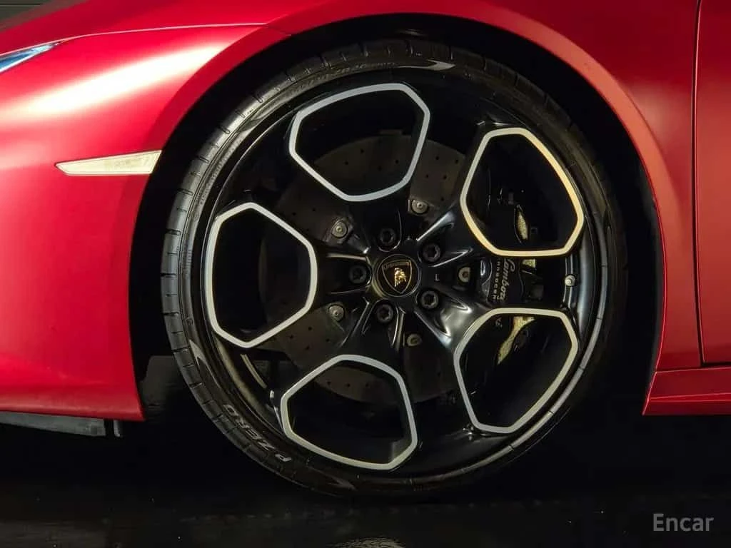 Lamborghini Huracan * LP610 4 Spyder * CARFAX * ЦЕНА ДО БГ, снимка 5 - Автомобили и джипове - 55557107