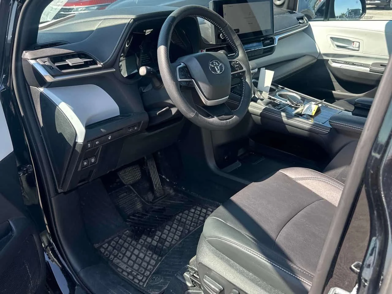 Toyota Sienna  XSE 7 Passenger FWD 2.5L Hybrid / КОЖА / ПОДГРЕВИ, снимка 5 - Автомобили и джипове - 55584140