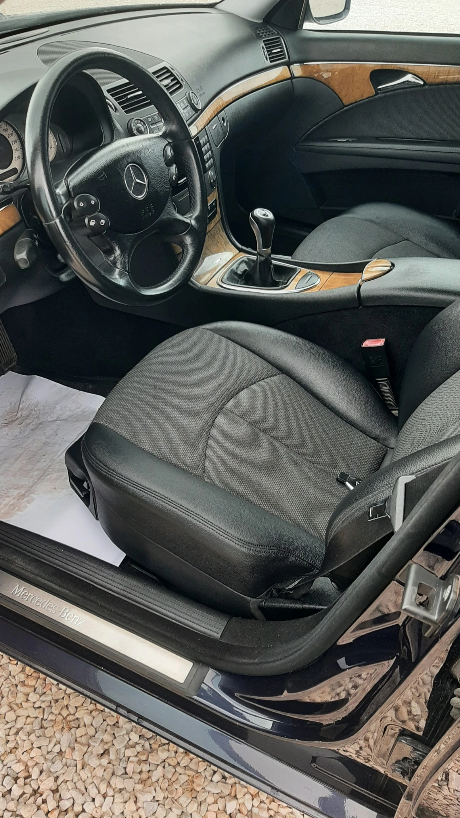 Mercedes-Benz E 220 Cdi Evo Avantgarde , снимка 6 - Автомобили и джипове - 56744174