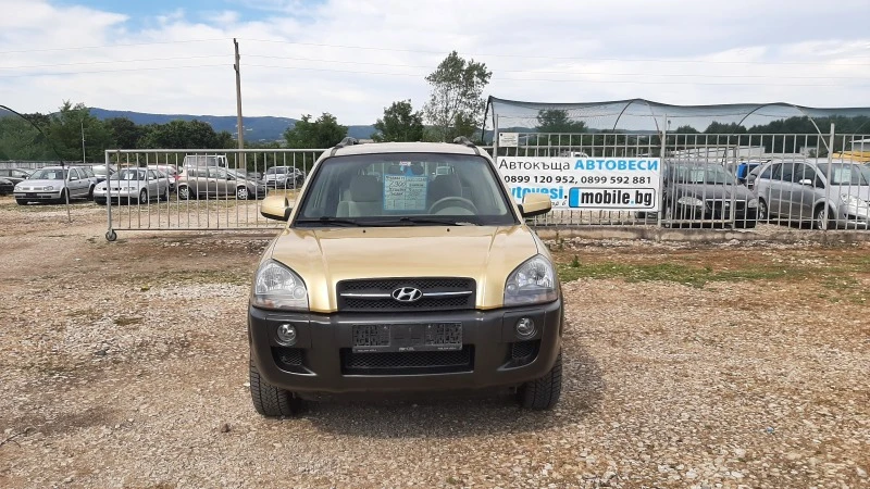 Hyundai Tucson 2.0i 4x4, снимка 8 - Автомобили и джипове - 41701404