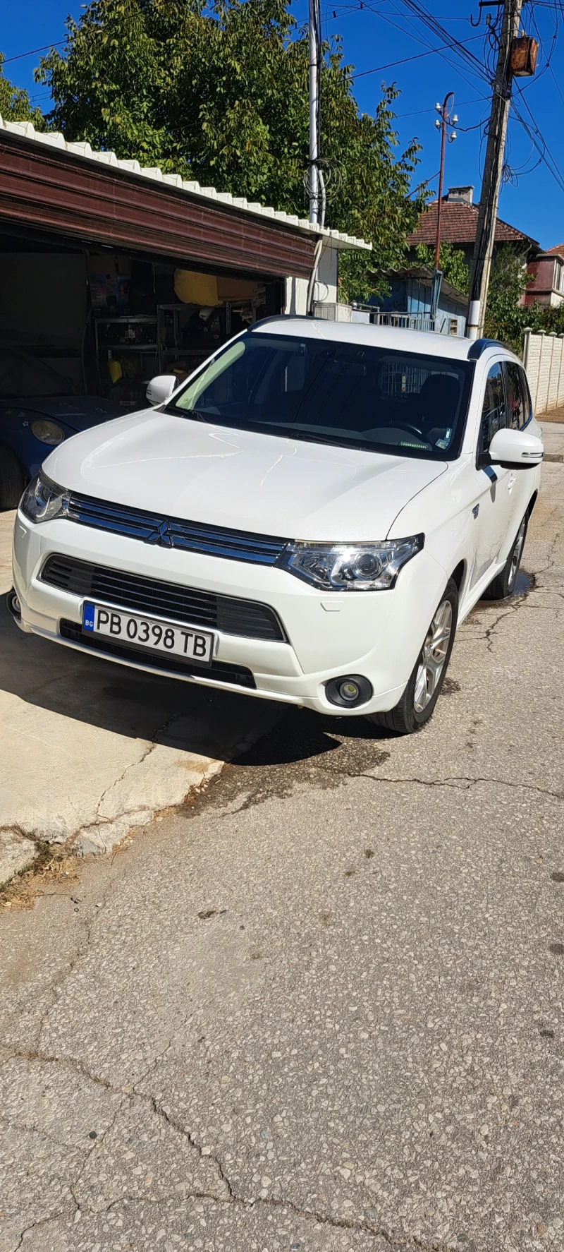 Mitsubishi Outlander Plug-in hibrid , снимка 1 - Автомобили и джипове - 48813027