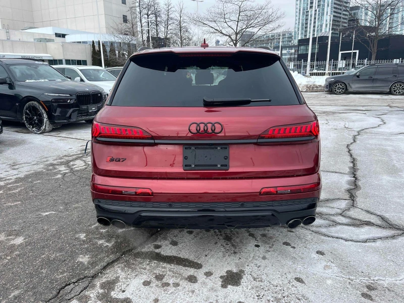 Audi SQ7  С РЕГИСТРАЦИЯ & АВТО КРЕДИТ , снимка 4 - Автомобили и джипове - 53382568