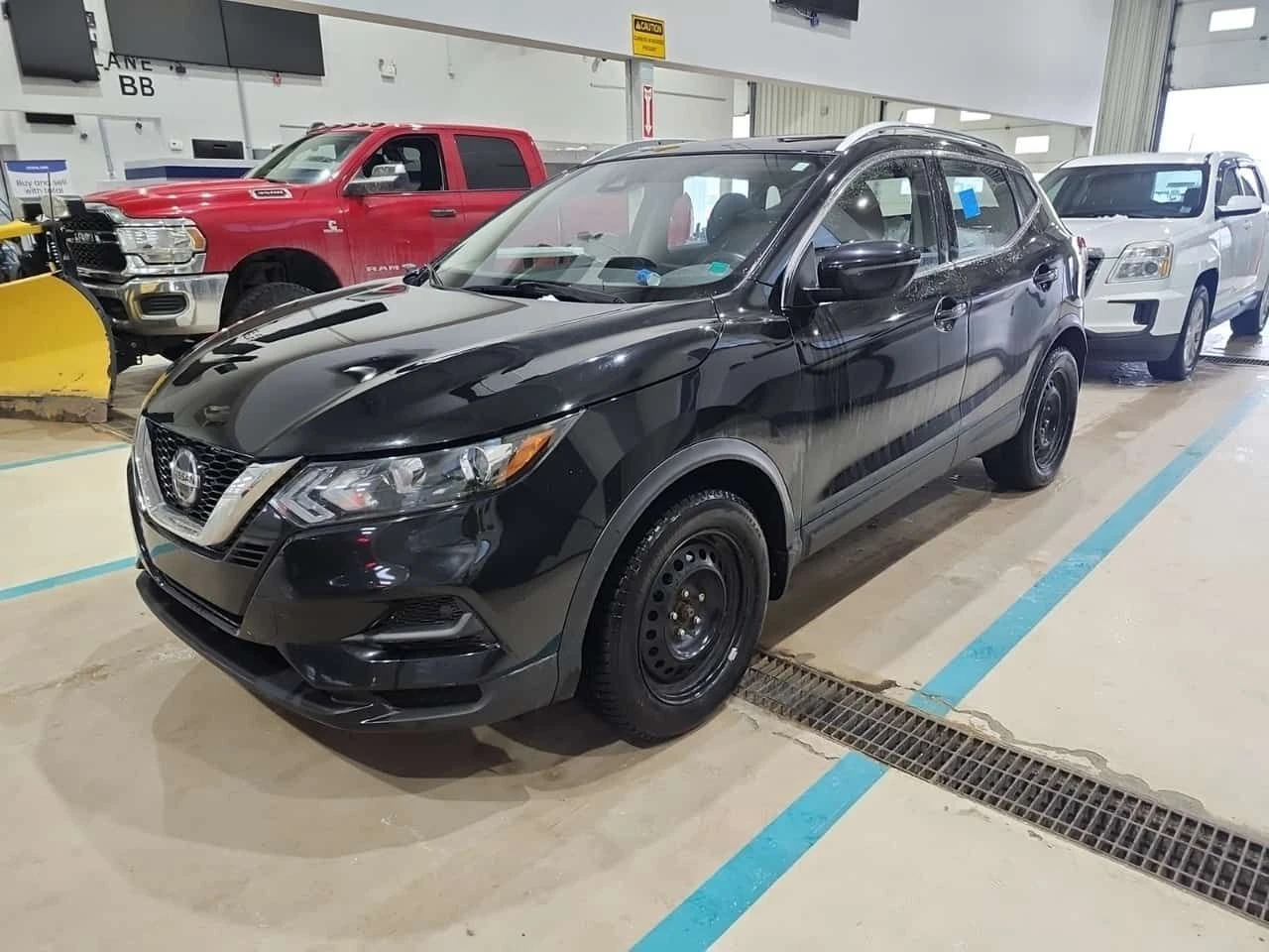 Nissan Qashqai * SV * * ПАРКТРОНИК* * ПАНОРАМА* * ЗАДНА КАМЕРА*  | Auto.bg — изображение 1