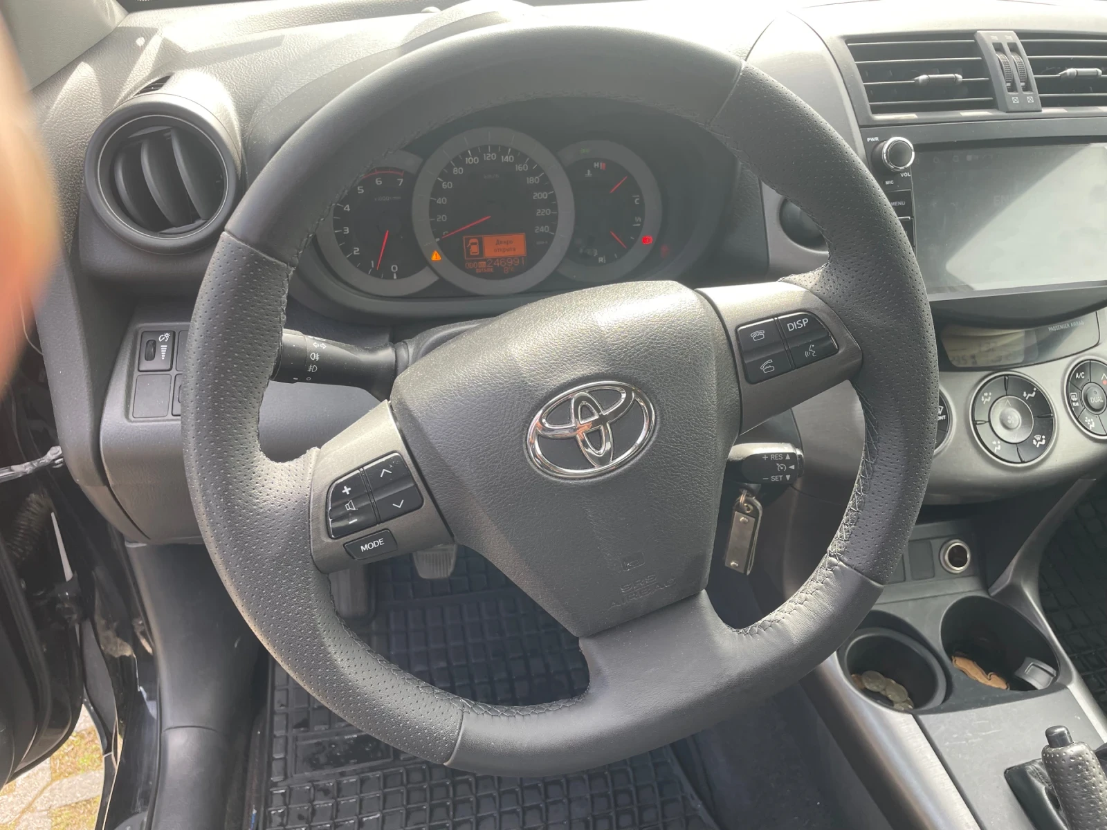Toyota Rav4, снимка 11 - Автомобили и джипове - 54824910
