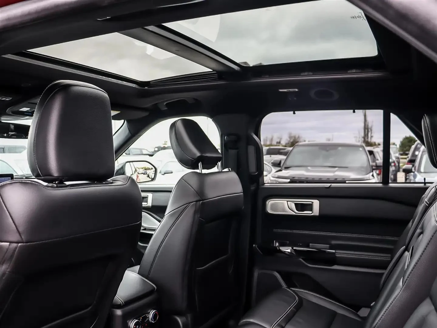 Ford Explorer ST * AвтоКредит * (ЦЕНА ДО БГ), снимка 15 - Автомобили и джипове - 54896333