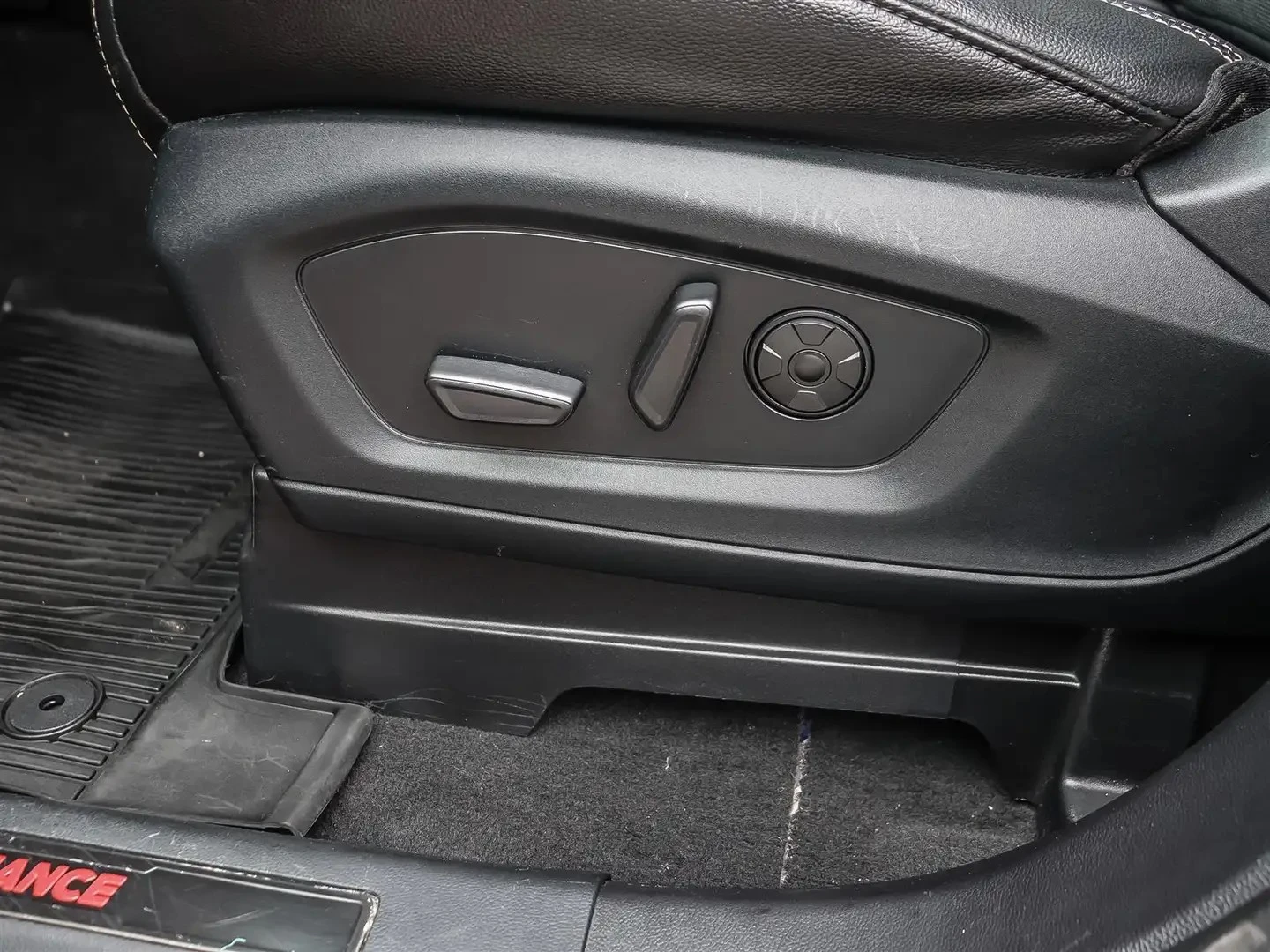 Ford Explorer ST * AвтоКредит * (ЦЕНА ДО БГ), снимка 13 - Автомобили и джипове - 54896333