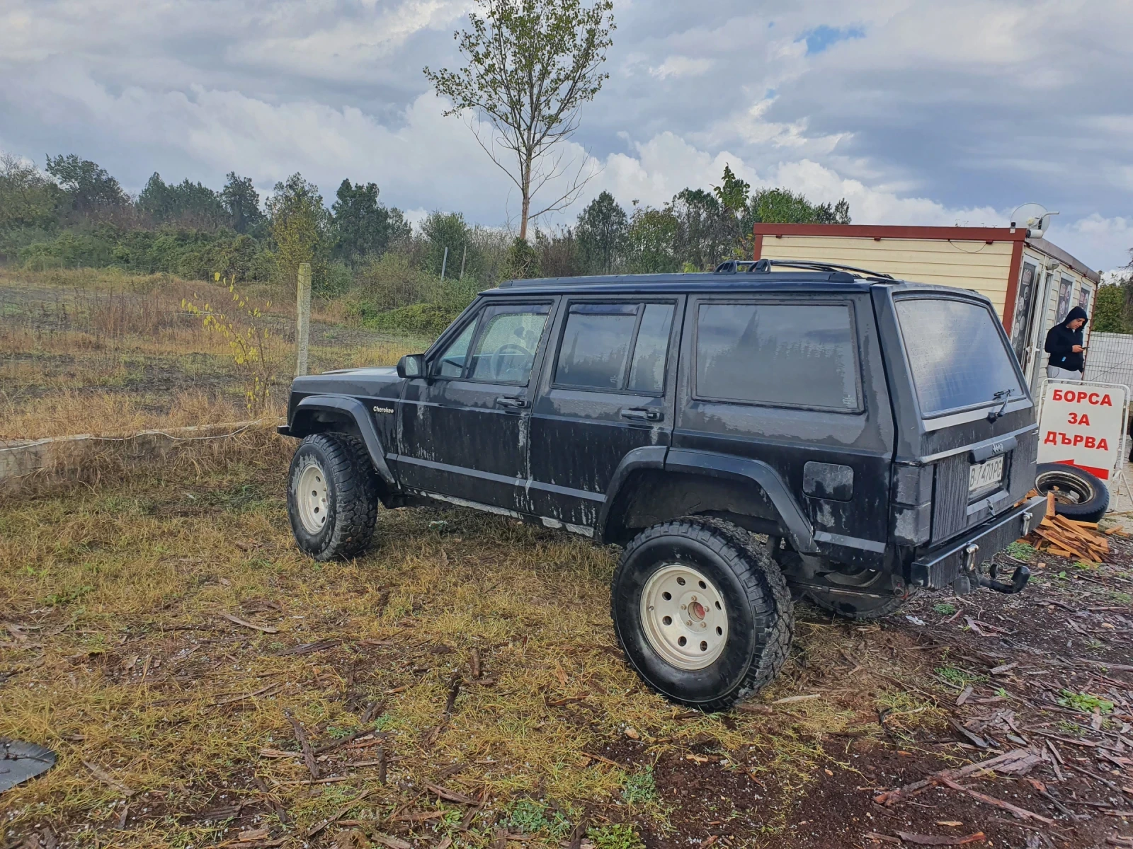 Jeep Cherokee, снимка 4 - Автомобили и джипове - 54956336
