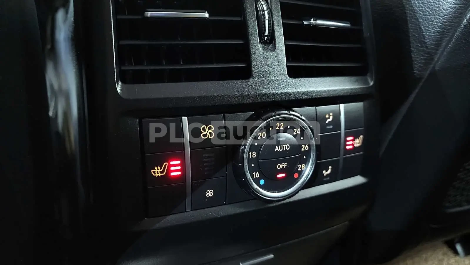 Mercedes-Benz GLE 350 d 4MATIC| H KARDON| ПАНОРАМА| 360| ВКЛ.ТЕХНОТЕСТ, снимка 13 - Автомобили и джипове - 55033748