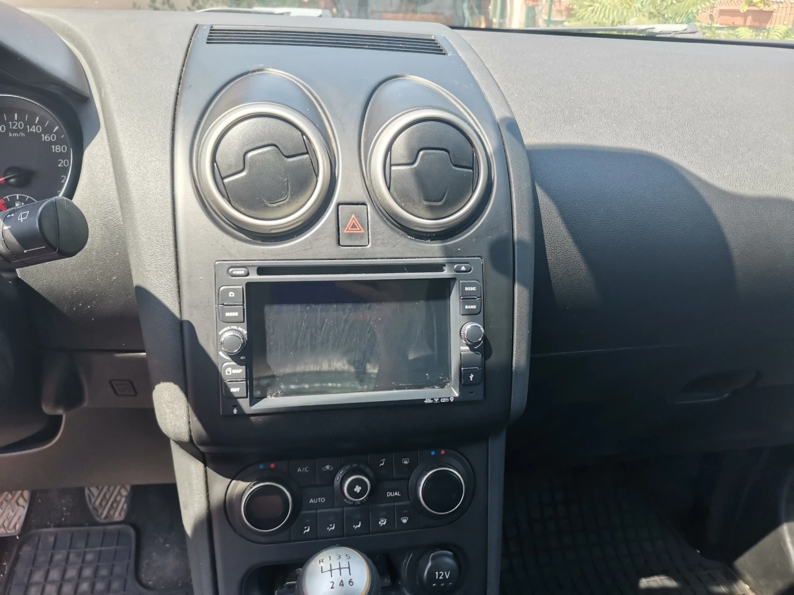 Nissan Qashqai, снимка 6 - Автомобили и джипове - 55778566