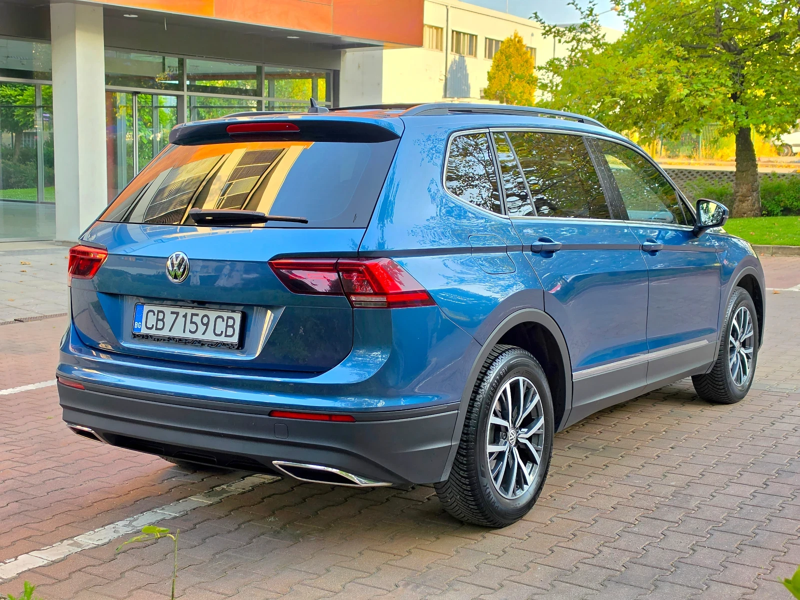 VW Tiguan Allspace 2.0 TSI 4x4 186к.с., снимка 5 - Автомобили и джипове - 55817555