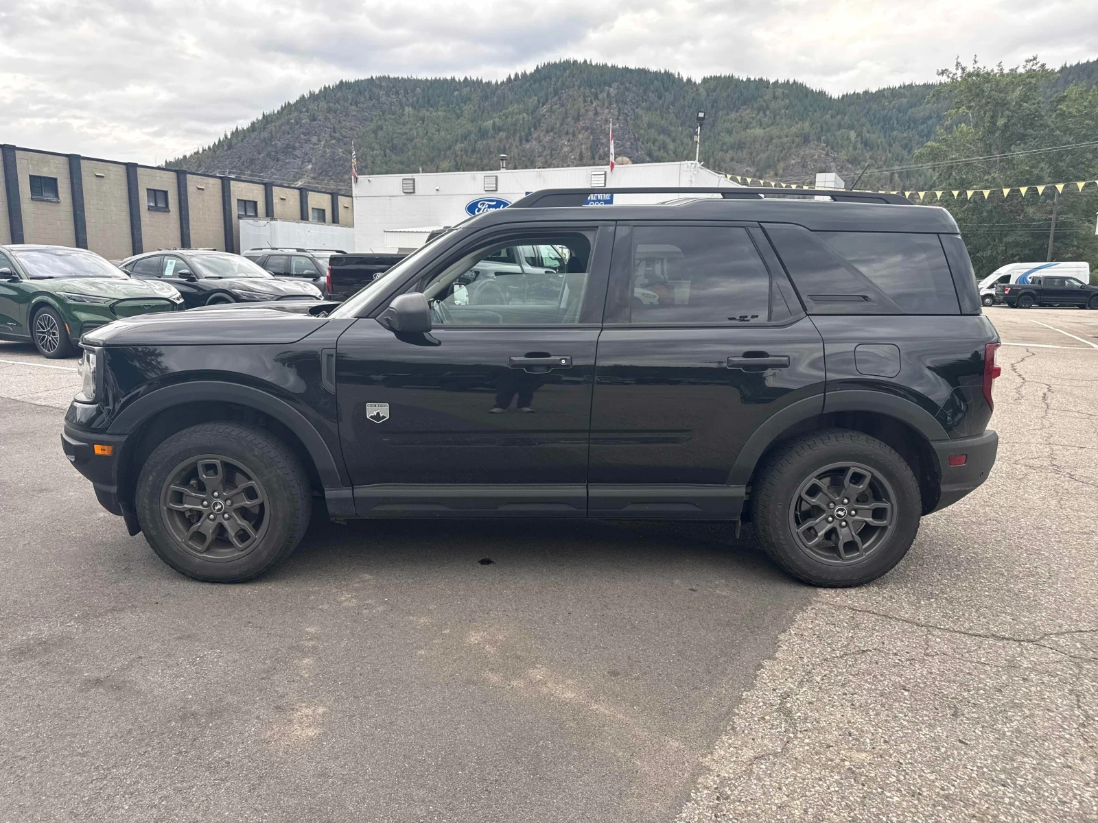 Ford Bronco Big Bend * CARFAX * АВТОКРЕДИТ * , снимка 2 - Автомобили и джипове - 56099361