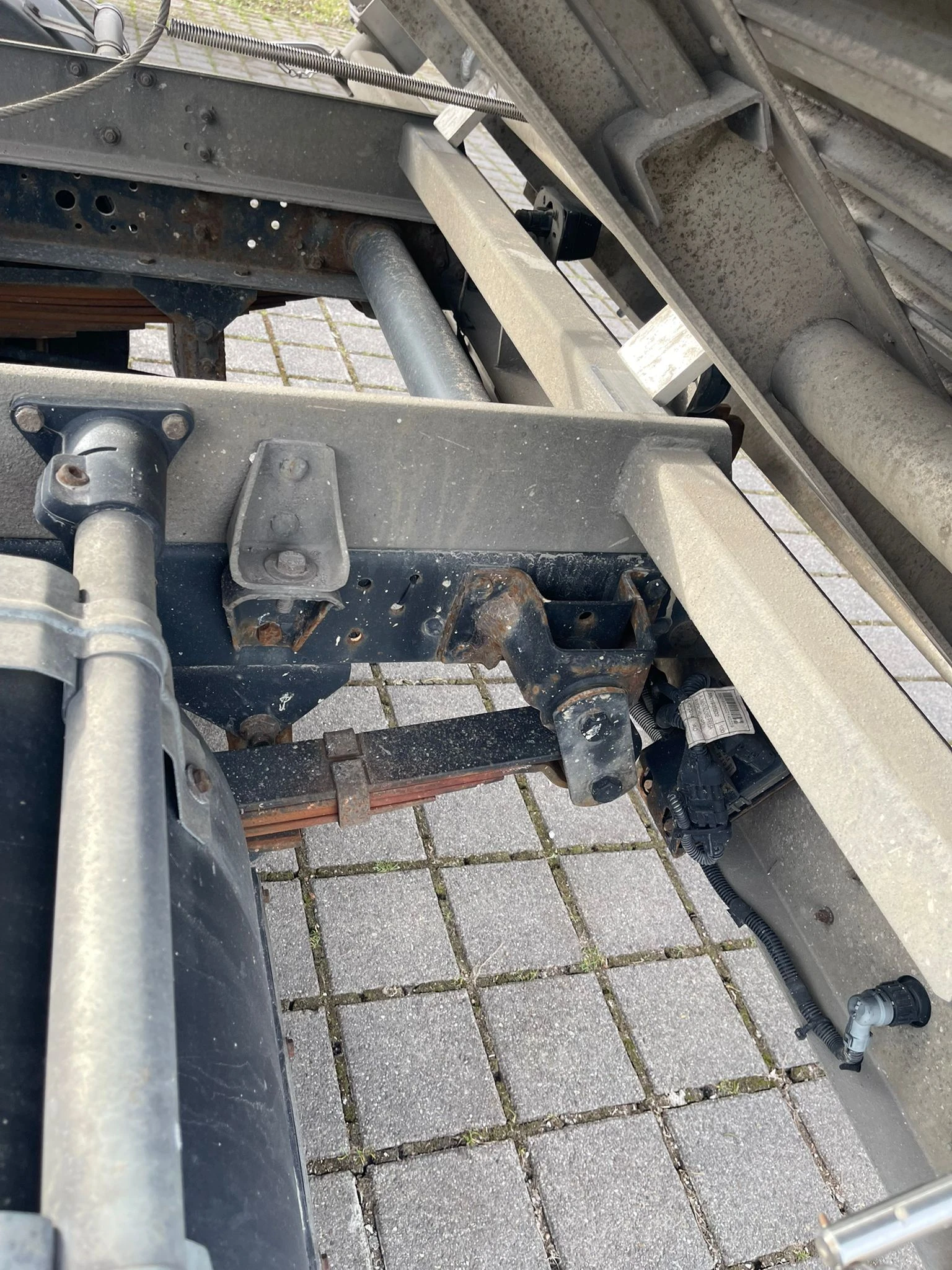 Iveco Daily 35C16 160k.c КлиматикТристранен самосва  ШВЕЙЦАРИЯ, снимка 9 - Бусове и автобуси - 53744045