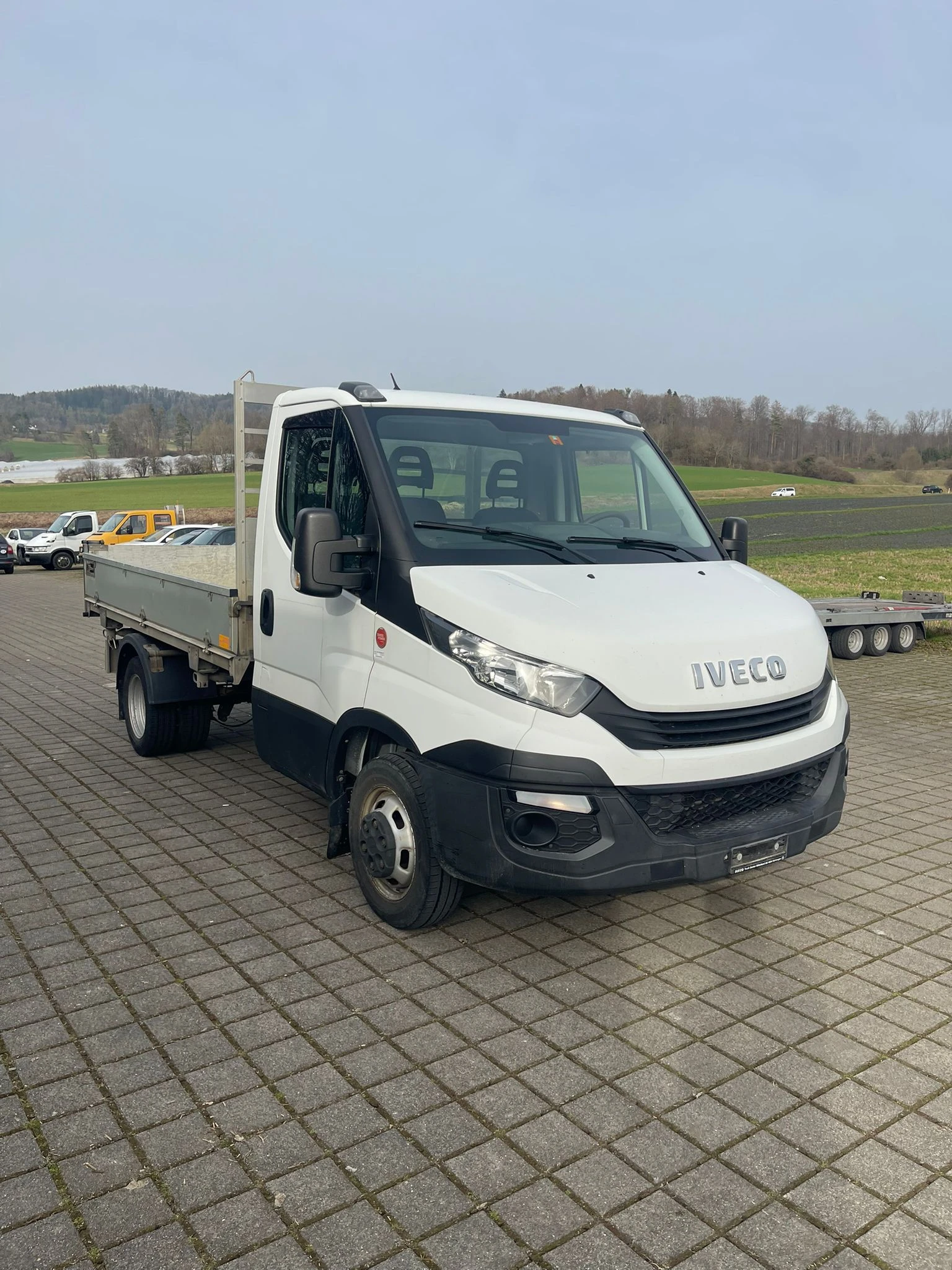 Iveco Daily 35C16 160k.c КлиматикТристранен самосва  ШВЕЙЦАРИЯ, снимка 3 - Бусове и автобуси - 53744045