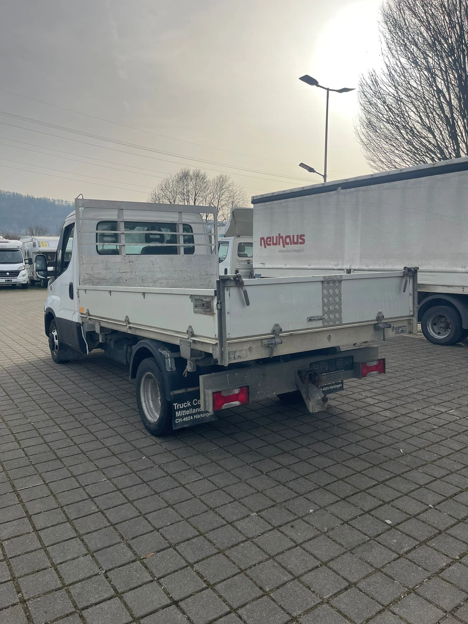 Iveco Daily 35C16 160k.c КлиматикТристранен самосва  ШВЕЙЦАРИЯ, снимка 6 - Бусове и автобуси - 53744045