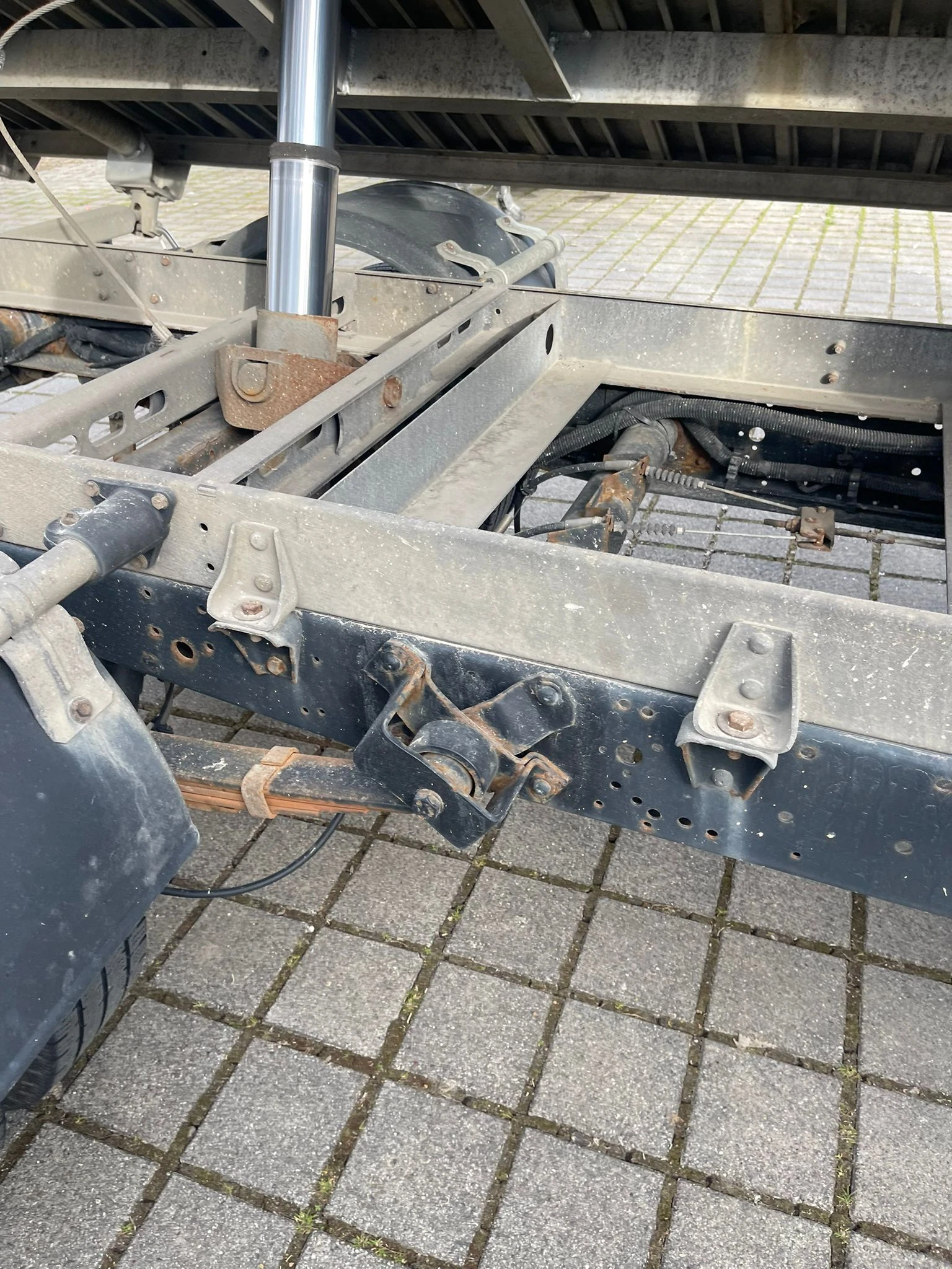 Iveco Daily 35C16 160k.c КлиматикТристранен самосва  ШВЕЙЦАРИЯ, снимка 10 - Бусове и автобуси - 53744045