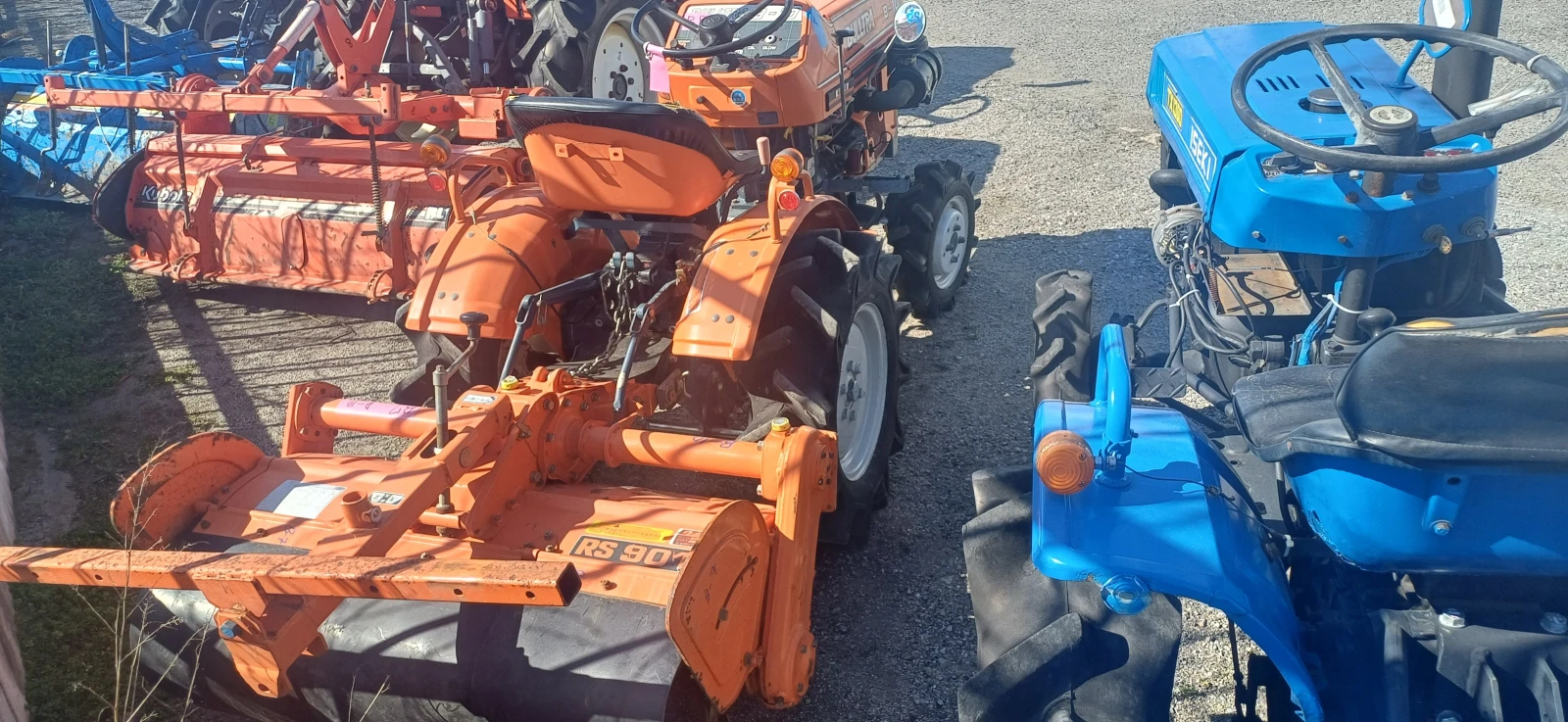 Трактор Kubota B-10, снимка 3 - Селскостопанска техника - 53816764