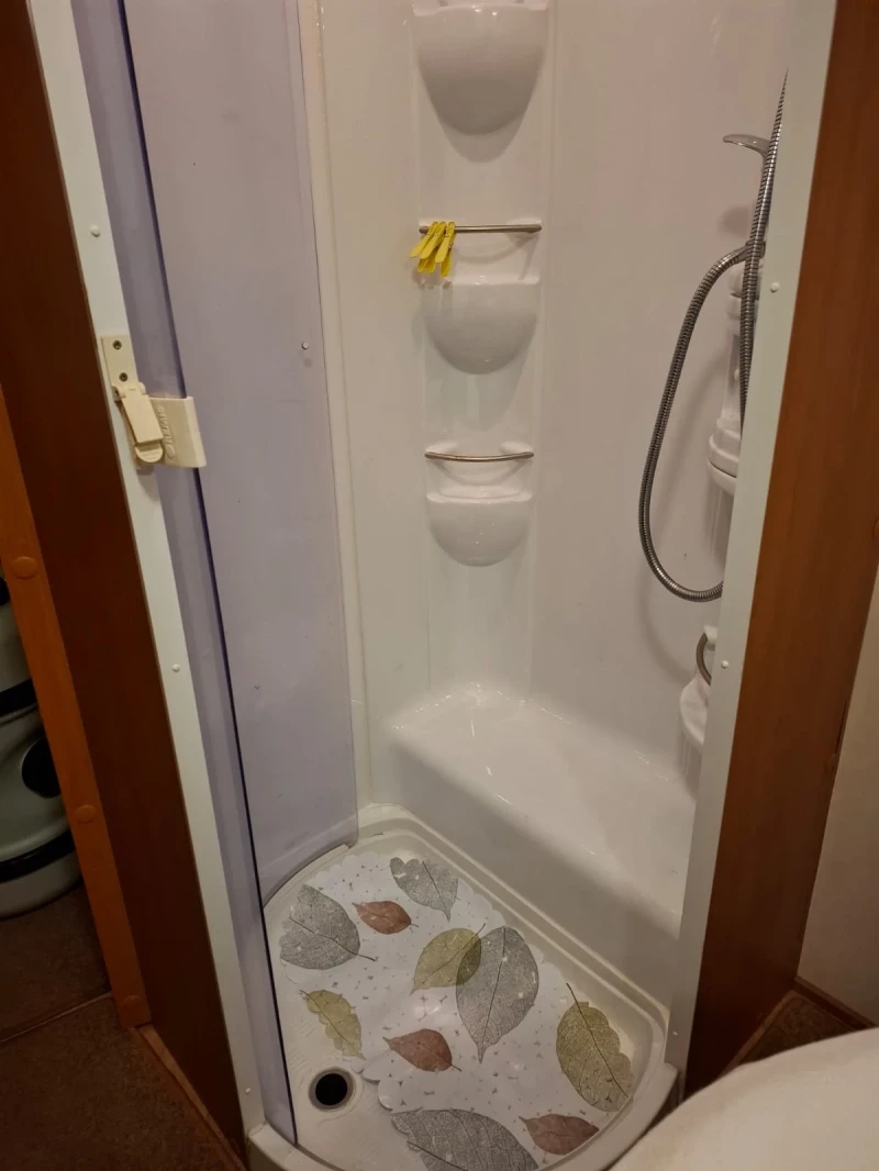 Каравана Други Lunar Lexon 585Sl КРАЛСКА СПАЛНЯ / Муувър, снимка 15 - Каравани и кемпери - 52498348