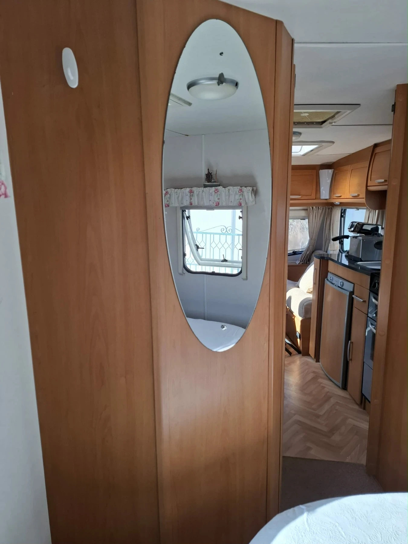 Каравана Други Lunar Lexon 585Sl КРАЛСКА СПАЛНЯ / Муувър - изображение 8