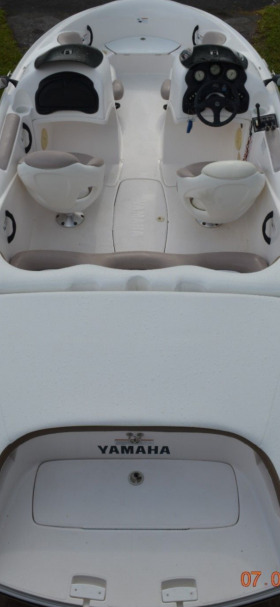 Лодка Yamaha LS2000, снимка 2 - Воден транспорт - 46225130