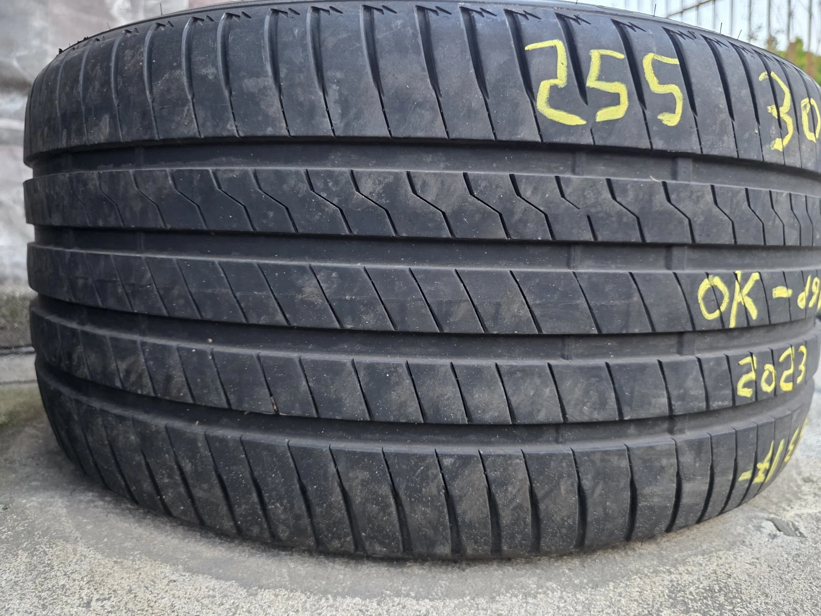 Гуми Летни 255/30R19