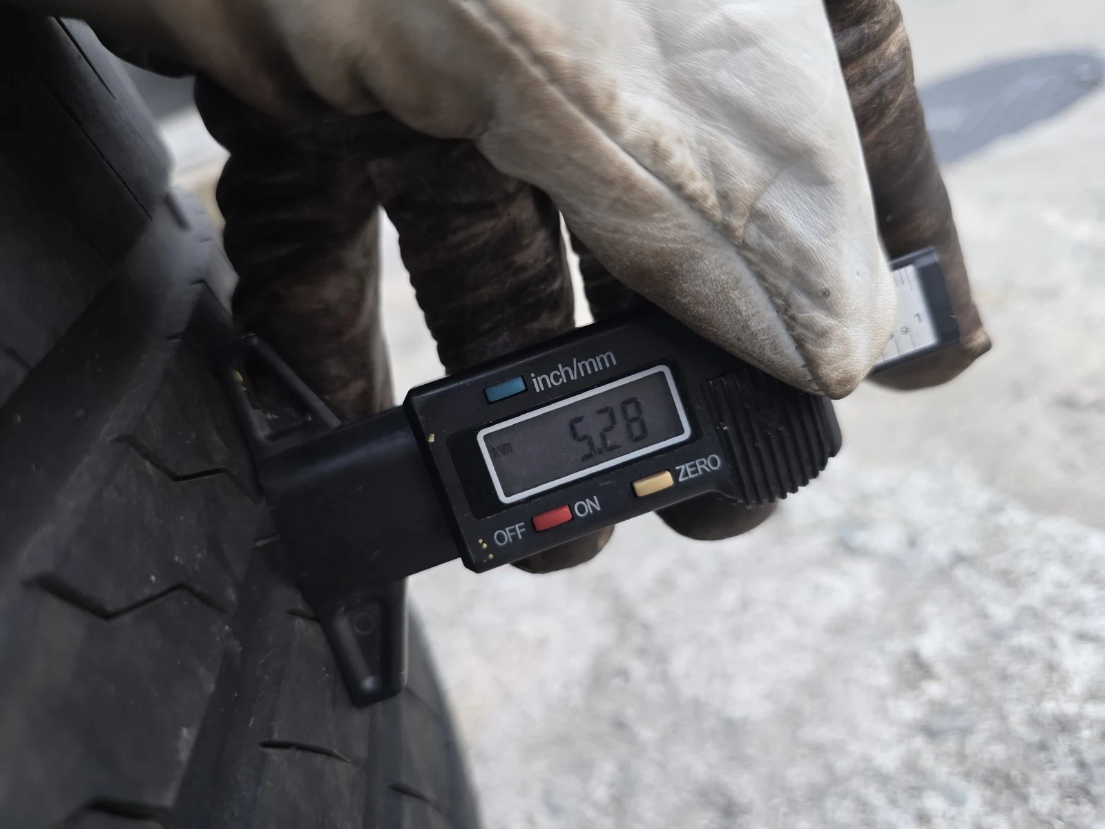 Гуми Летни 255/30R19, снимка 7 - Гуми и джанти - 56730655