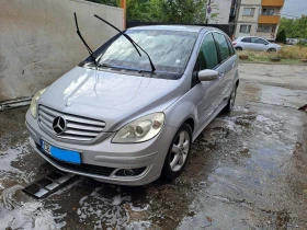 Mercedes-Benz B 180, снимка 1