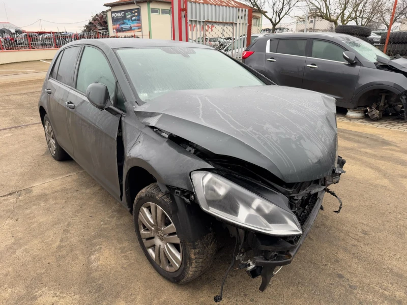 VW Golf 1.6, снимка 4 - Автомобили и джипове - 48220870