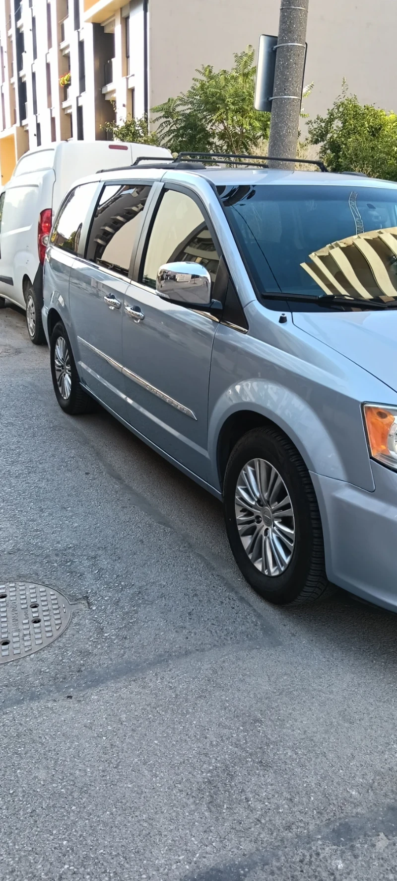 Chrysler Town and Country, снимка 5 - Автомобили и джипове - 52589173