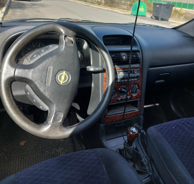 Opel Astra 1.6, снимка 3 - Автомобили и джипове - 52379852