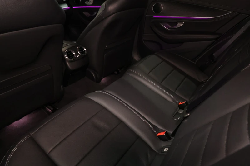 Mercedes-Benz E 400 d 4-MATIC AMG Paket Комфорт.Седалки Вентилация, снимка 15 - Автомобили и джипове - 52664784