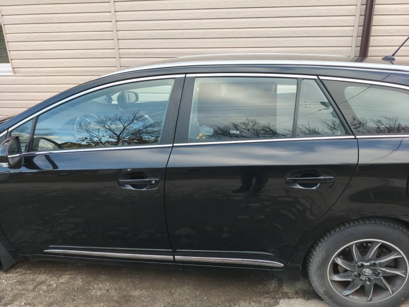 Toyota Avensis, снимка 10 - Автомобили и джипове - 53446221