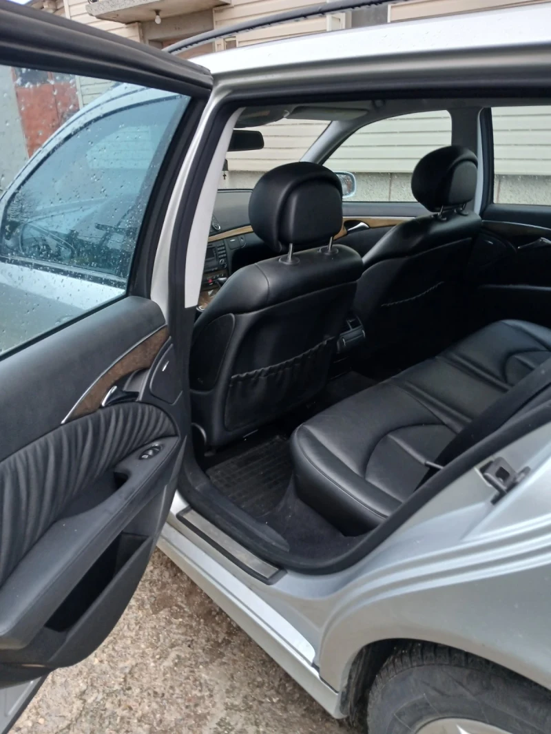 Mercedes-Benz E 280, снимка 5 - Автомобили и джипове - 53507760