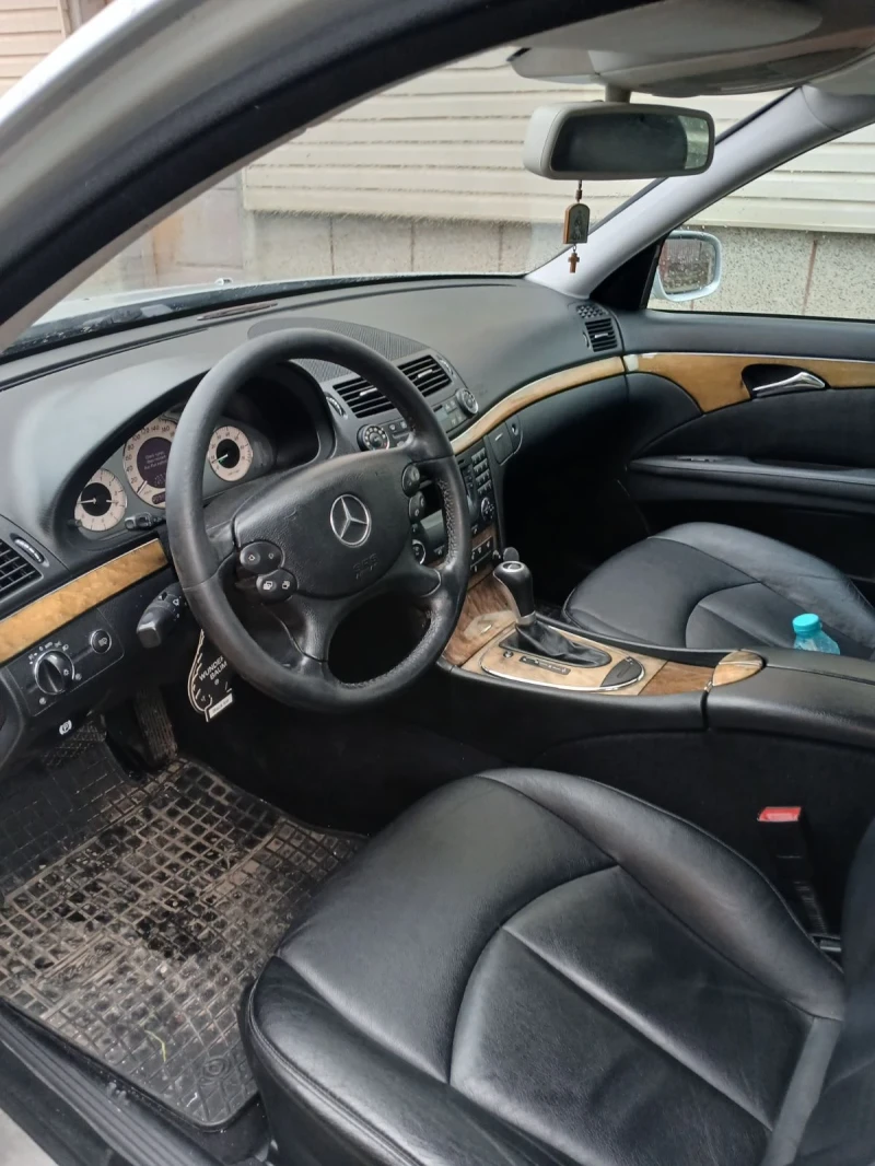 Mercedes-Benz E 280, снимка 7 - Автомобили и джипове - 53507760