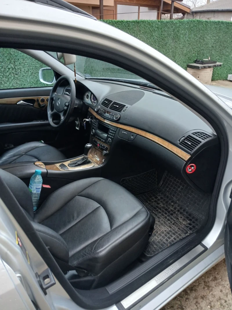 Mercedes-Benz E 280, снимка 8 - Автомобили и джипове - 53507760