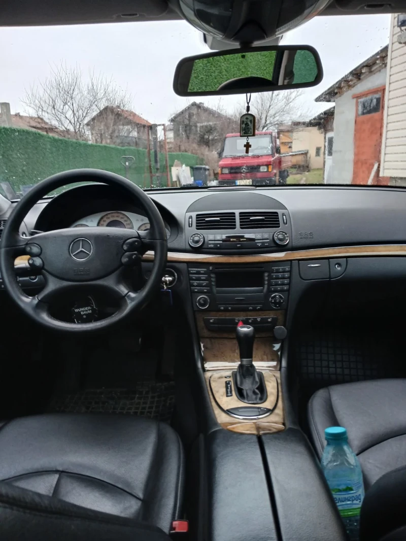 Mercedes-Benz E 280, снимка 6 - Автомобили и джипове - 53507760
