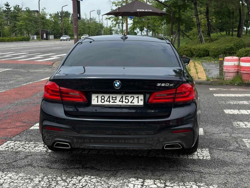 BMW 520 520d M Sport | 360| ПОДГРЕВ| ОБДУХВАНЕ| ПАНО, снимка 10 - Автомобили и джипове - 55739856