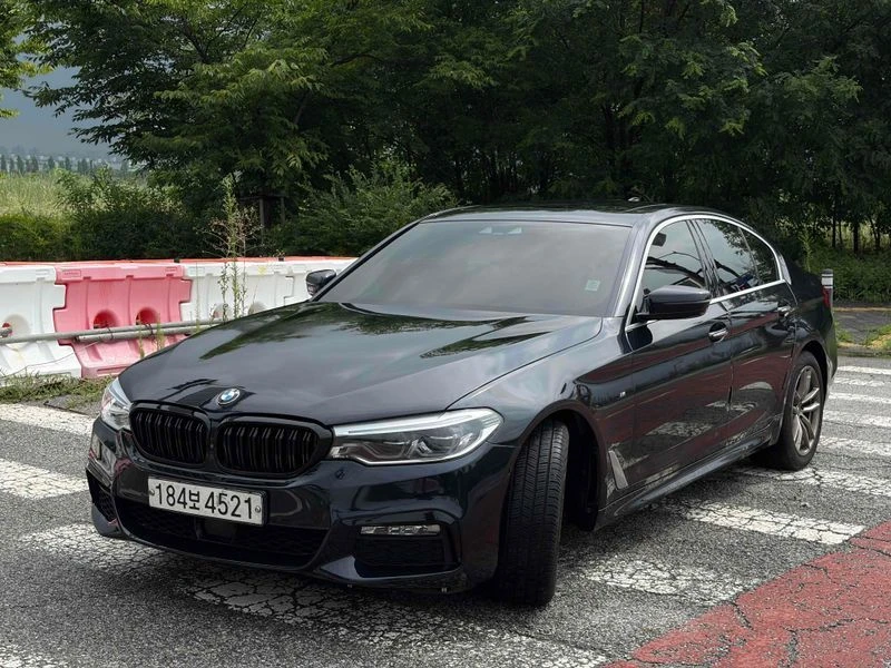 BMW 520 520d M Sport | 360| ПОДГРЕВ| ОБДУХВАНЕ| ПАНО, снимка 3 - Автомобили и джипове - 55739856