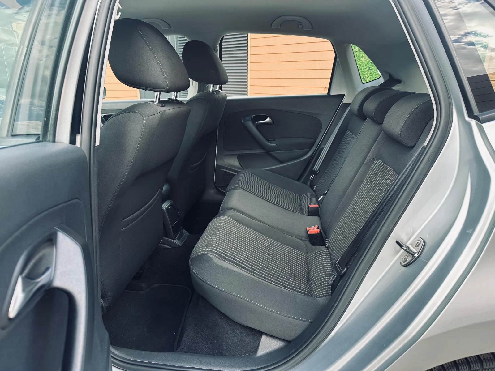 VW Polo 1.6 TDI  | Mobile.bg   11