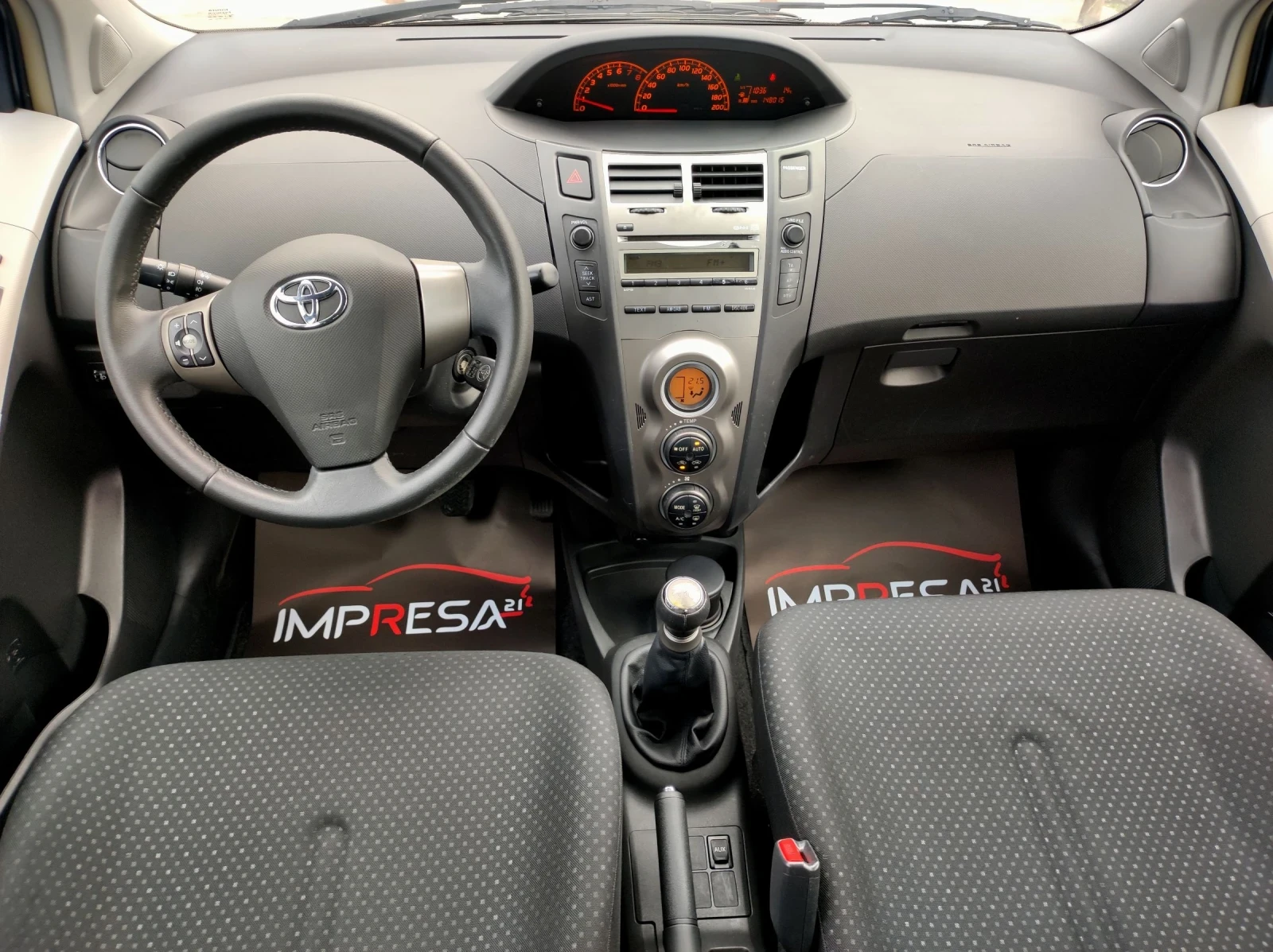 Toyota Yaris 1.0i фейслифт - изображение 10