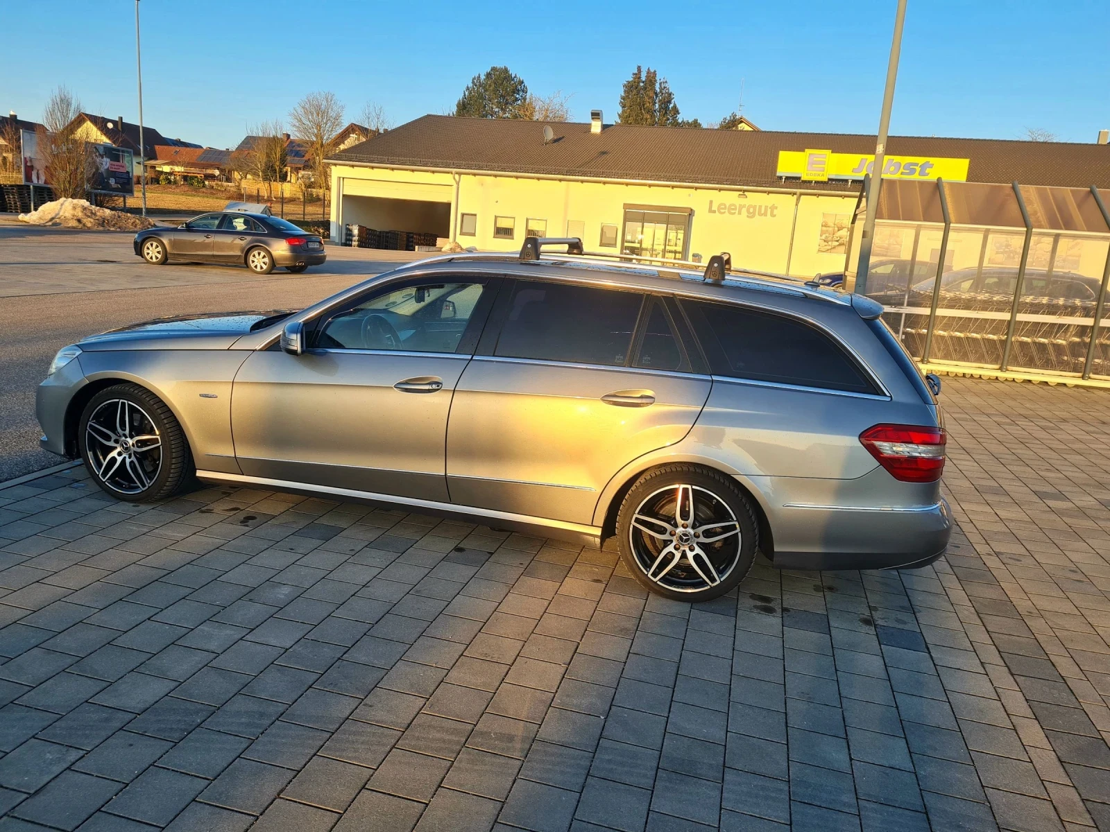 Mercedes-Benz E 300  - изображение 5
